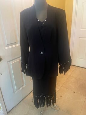 Donnavinci elegant Black Women's 3-piece Skirt Set with tail Trim